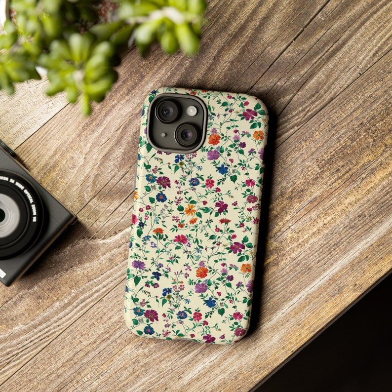Coque de téléphone rétro fleuri avec des fleurs aquarelle  