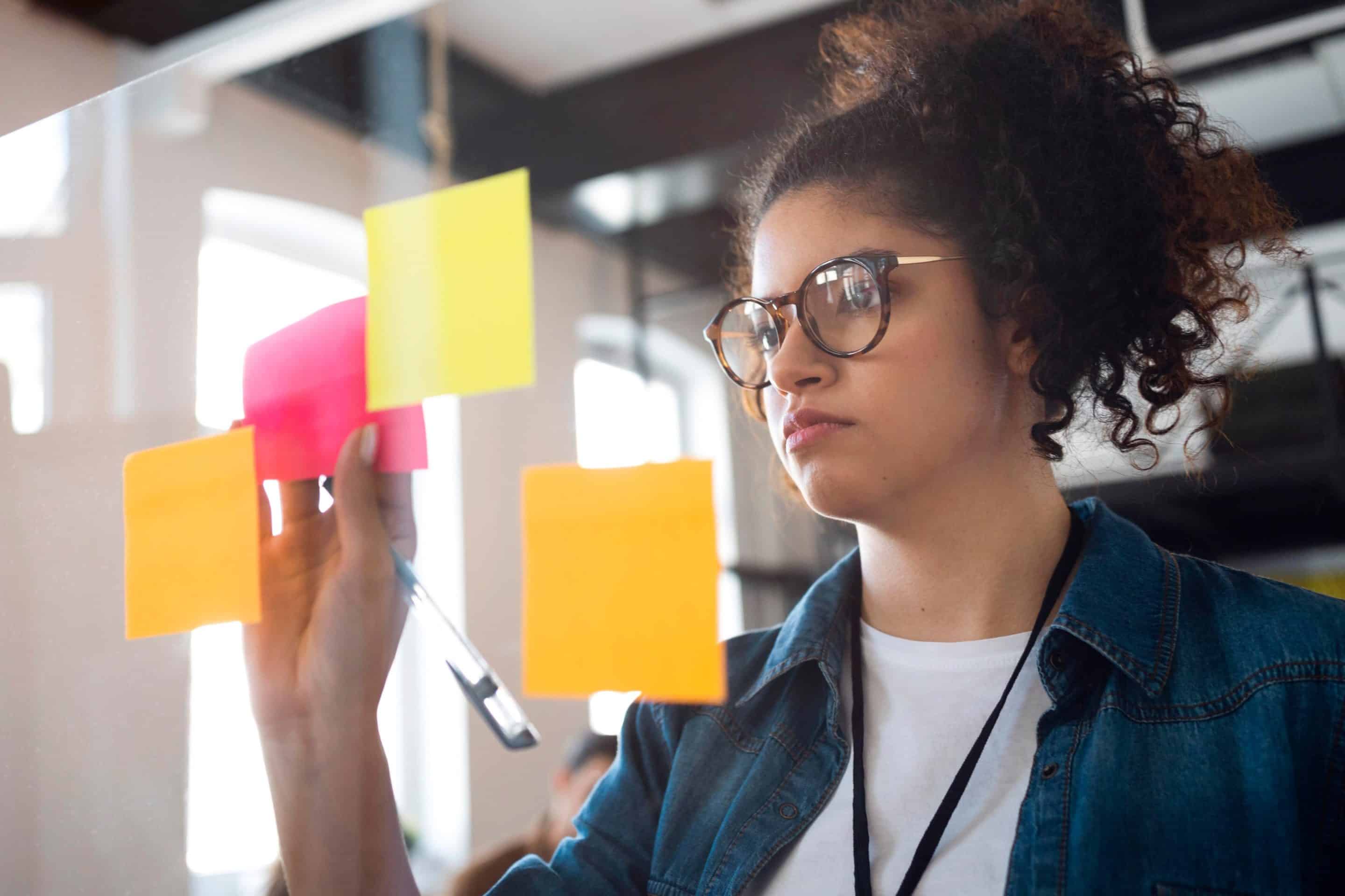 woman using methods other than google trends to create a profitable dropshipping business